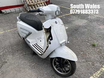 Location: South Wales - 2021 MGB TRIESTE 125 E5 Motorcycle REG: CV71TSX, Keys: No, MOT Expiry date: 21/10/2024, 125 Petrol, Automatic, Former Keepers: 5