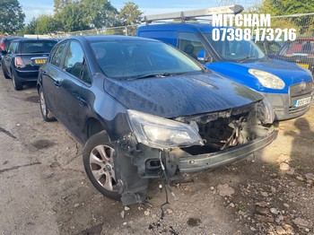 Location: Mitcham - 2014 VAUXHALL ASTRA DESIGN CDTI ECOFLEX 5 Door Hatchback REG: KL08ROW, Keys: No, MOT Expiry date: 20/08/2026, 1598 Diesel, 6 Speed Manual Diesel, Former Keepers: 4