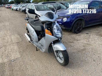 Location: Mitcham - 2002 HONDA NES 125-Y Motorcycle REG: LB02VZN, Keys: No, MOT Expiry date: 24/06/2025, 124 Petrol, AUTOMATIC, Former Keepers: 4