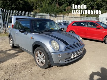 Location: Leeds - 2004 MINI MINI COOPER 3 Door Hatchback REG: SP54LKV, Keys: No, MOT Expiry date: 13-05-2025, 1598 Petrol, 5 Speed Manual Petrol, Former Keepers: 9