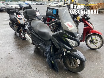 Location: Hayes - 2015 SUZUKI UH 125 L5 Scooter REG: LC15GFJ, Keys: No, MOT Expiry date: 05/11/2025, 125 Petrol, Automatic, Former Keepers: 4