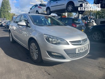Location: Stapleford - 2014 VAUXHALL ASTRA EXCITE CDTI ECOFLEX 5 Door Hatchback REG: AP14BHE, Keys: Yes, MOT Expiry date: 01/12/2026, 1598 Diesel, 6 Speed Manual Diesel, Former Keepers: 4
