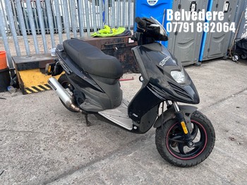 Location: Belvedere - 2011 PIAGGIO TYPHOON 125 MY11 Scooter REG: FP11VWH, Keys: No, MOT Expiry date: 20/01/2021, 124 Petrol, AUTOMATIC, Former Keepers: 3