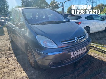 Location: Mitcham - 2009 CITROEN XSARA PICASSO DESIRE 16V Estate REG: AF09PHX, Keys: No, MOT Expiry date: 26/01/2027, 1587 Petrol, 5 Speed Manual Petrol, Former Keepers: 2