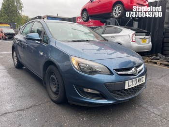 Location: Stapleford - 2013 VAUXHALL ASTRA EXCLUSIV AUTO 5 Door Hatchback REG: LT13MYC, Keys: Yes, MOT Expiry date: 25/06/2027, 1598 Petrol, 6 Speed Auto Petrol, Former Keepers: 3