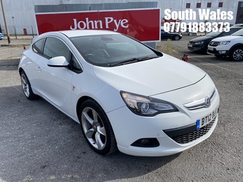 Location: South Wales - 2012 VAUXHALL ASTRA GTC SRI TURBO 3 Door Hatchback REG: BT12BLK, 1598cc Petrol, 6 Speed Manual Petrol, Former Keepers: 2, Keys: Yes, MOT Expiry date: 16/09/2025