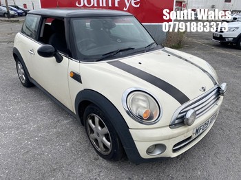 Location: South Wales - 2009 MINI COOPER D 3 Door Hatchback REG: WF09XFH, Keys: No, MOT Expiry date: 29/06/2025, 1560 Diesel, 6 Speed Manual Diesel, Former Keepers: 5