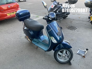 Location: Hayes - 2012 PIAGGIO VESPA LX 50 Moped REG: YP62AET, Keys: No, MOT Expiry date: 16/11/2026, 48 Petrol, Automatic, Former Keepers: 5