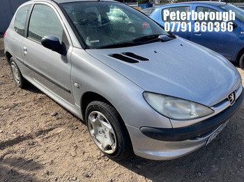 Location: Peterborough - 2002 PEUGEOT 206 LOOK 3 Door Hatchback REG: LF52AYV, Keys: No, MOT Expiry date: 04/01/2027, 1360 Petrol, 5 Speed Manual Petrol, Former Keepers: 4
