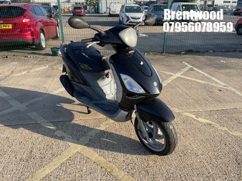 Location: Brentwood - 2006 PIAGGIO FLY 100 Scooter REG: LJ56XMC, Keys: No, MOT Expiry date: 23/02/2027, 96 Petrol, Auto Petrol, Former Keepers: 4