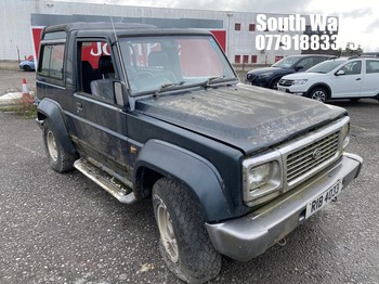 Location: South Wales - 1998 DAIHATSU FOURTRAK IND TDX SE Estate REG: RIB4033, Keys: No, MOT Expiry date: 14/12/2018, 2765 Diesel, 5 Speed manual diesel, Former Keepers: 8