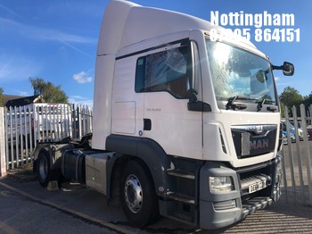 Location: Nottingham - 2014 MAN TGS Tractor (Heavy Haulage) REG: DE64CZP, Keys: No, MOT Expiry date: 31/03/2027, 10518 Diesel, Manual Diesel, Former Keepers: 0