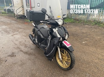 Location: Mitcham - 2015 HONDA SH 125 AD-E Motorcycle REG: LJ15YJM, Keys: No, MOT Expiry date: 25/06/2026, 125 Petrol, AUTOMATIC, Former Keepers: 11