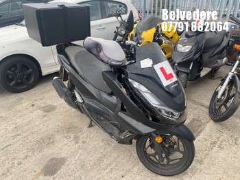 Location: Belvedere - 2021 HONDA WW 125 A-M Motorcycle REG: KE21FTA, Keys: No, MOT Expiry date: 26/01/2027, 125 Petrol, AUTOMATIC, Former Keepers: 4