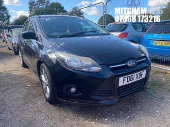 Location: Mitcham - 2012 FORD FOCUS ZETEC 125 AUTO 5 Door Hatchback REG: FD61XBF, Keys: No, MOT Expiry date: 05/09/2026, 1596 Petrol, 6 Speed Auto Petrol, Former Keepers: 8