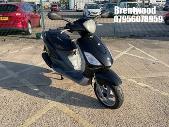 Location: Brentwood - 2006 PIAGGIO FLY 100 Scooter REG: LJ56XMC, Keys: No, MOT Expiry date: 23/02/2027, 96 Petrol, Auto Petrol, Former Keepers: 4