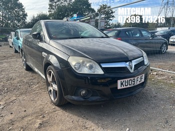 Location: Mitcham - 2009 VAUXHALL TIGRA EXCLUSIV Convertible REG: KU09FJF, Keys: No, MOT Expiry date: 27/10/2026, 1364 Petrol, 5 Speed Manual Petrol, Former Keepers: 4