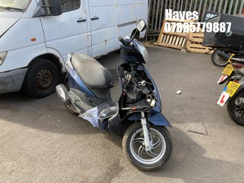 Location: Hayes - 2012 PIAGGIO FLY 125 3V Scooter REG: HF62FUO, Keys: No, MOT Expiry date: 29/03/2024, 124 Petrol, Automatic, Former Keepers: 7