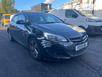 Location: Stapleford - 2015 VAUXHALL ASTRA SRI CDTI AUTO 5 Door Hatchback REG: HY15NRJ, Keys: Yes, MOT Expiry date: 03/10/2026, 1956 Diesel, 6 Speed Auto Diesel, Former Keepers: 5