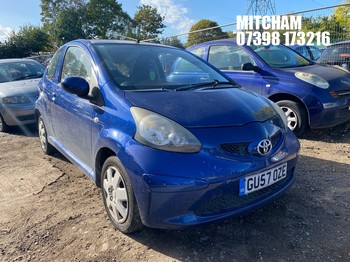 Location: Mitcham - 2007 TOYOTA AYGO BLUE VVT-I 3 Door Hatchback REG: GU57OZE, Keys: No, MOT Expiry date: 22/06/2026, 998 Petrol, 5 Speed Manual Petrol, Former Keepers: 4