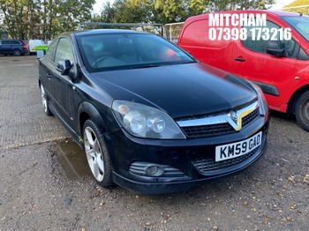 Location: Mitcham - 2009 VAUXHALL ASTRA SRI 3 Door Hatchback REG: KM59GAO, Keys: No, MOT Expiry date: 27/01/2026, 1796 Petrol, 5 Speed Manual Petrol, Former Keepers: 3