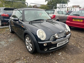 Location: Mitcham - 2004 MINI MINI COOPER 3 Door Hatchback REG: HV54VBO, Keys: No, MOT Expiry date: 19/12/2026, 1598 Petrol, 5 Speed Manual Petrol, Former Keepers: 5