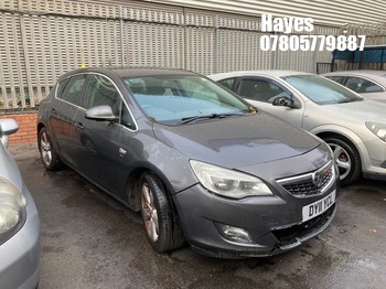 Location: Hayes - 2011 VAUXHALL ASTRA SRI AUTO 5 Door Hatchback REG: DY11YCL, Keys: No, MOT Expiry date: 04/10/2026, 1598 Petrol, 6 Speed Auto Petrol, Former Keepers: 7