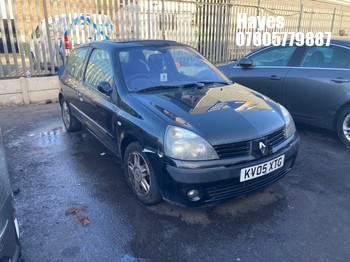 Location: Hayes - 2005 RENAULT CLIO DYNAMIQUE 16V 3 Door Hatchback REG: KV05XTG, Keys: No, MOT Expiry date: 18/08/2026, 1390 Petrol, 5 Speed Manual Petrol, Former Keepers: 8
