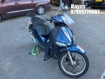 Location: Hayes - 2017 PIAGGIO LIBERTY 125 Scooter REG: LG17HMU, Keys: No, MOT Expiry date: 22/04/2026, 124 Petrol, Automatic, Former Keepers: 14