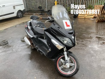 Location: Hayes - 2011 PIAGGIO XEVO 125 Scooter REG: LJ60HCD, Keys: No, MOT Expiry date: 25/05/2023, 124 Petrol, Automatic, Former Keepers: 8