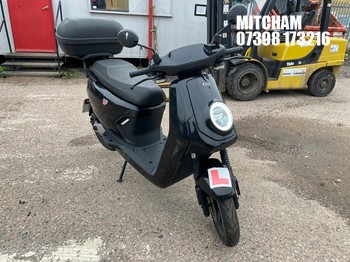 Location: Mitcham - 2022 NIU MGTL Scooter REG: GL22ETK, 0cc Electric, automatic, Former Keepers: 0, Keys: Yes, MOT Expiry date: 27/04/2026