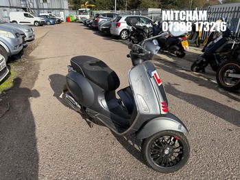 Location: Mitcham - 2019 PIAGGIO VESPA SPRINT SPORT 125 Scooter REG: LS69WPR, Keys: No, MOT Expiry date: 14/11/2025, 124 Petrol, AUTOMATIC, Former Keepers: 3
