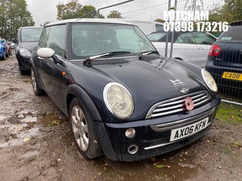 Location: Mitcham - 2006 MINI MINI COOPER 3 Door Hatchback REG: AX06KFN, Keys: No, MOT Expiry date: 31/08/2026, 1598 Petrol, 5 Speed Manual Petrol, Former Keepers: 6