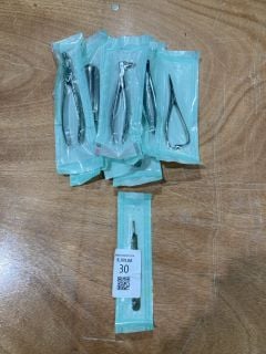 Lot 30  
            Birmingham - Collection Only 

                
ASSORTMENT OF STAINLESS STEEL DENTAL TOOLS TO INCLUDE ELEVATORS AND EXTRACTORS