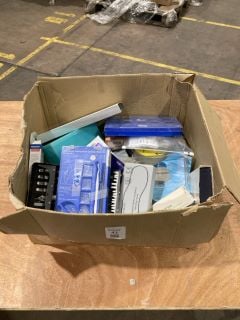 Lot 43  
            Birmingham - Collection Only 

                
ASSORTMENT OF DENTIST TOOLS INCULDING KERRHAWE TRANSPARENT CERVICAL MATRICES
