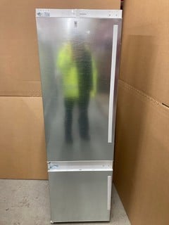 Lot 18  
            Nottingham SR8 - Delivery Or Collection 

                
BOSCH INTEGRATED FRIDGE FREEZER MODEL: KIV87NSE0G - EX DISPLAY