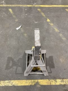 Lot 107  
            Birmingham - Collection Only 

                
AXLE STANDS