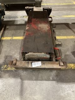 Lot 110  
            Birmingham - Collection Only 

                
ROLLING BRIDGE JACK