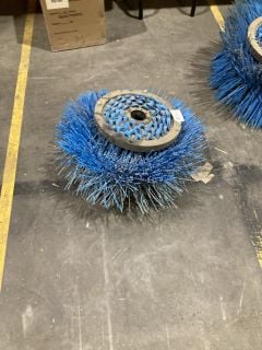 Lot 115  
            Birmingham - Collection Only 

                
ROAD SWEEPING BRUSHES