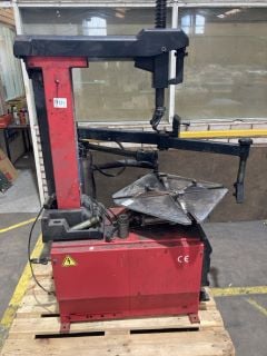 Lot 161  
            Birmingham - Collection Only 

                
EUROTEK T2000 PRO TYRE CHANGING MACHINE S/N T144F24