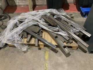 Lot 31  
            Birmingham - Collection Only 

                
PALLET OF SCRAP METAL PARTS