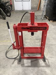 Lot 34  
            Birmingham - Collection Only 

                
CLARKE STRONG-ARM 10 TONNE HYDRAULIC BENCH PRESS