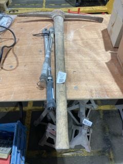 Lot 87  
            Birmingham - Collection Only 

                
QTY OF TOOLS TO INCLUDE PICKAXE