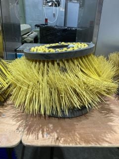 Lot 93  
            Birmingham - Collection Only 

                
ROAD SWEEPING BRUSHES