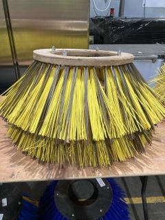 Lot 94  
            Birmingham - Collection Only 

                
ROAD SWEEPING BRUSHES