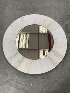Lot 102  
            Chesterfield SR38 - Collection 

                
HACKNEY ROUND MIRROR 900MM - ITEM NO. 567769 - ORIGINAL RRP £191.95 (LOCATION: SR...