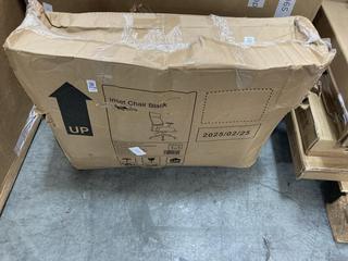 Lot 1110  
            Chesterfield SR38 - Collection or Optional Delivery Available 

                
INSET OFFICE CHAIR IN BLACK (LOCATION: SR38 B8)