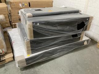 Lot 183  
            Chesterfield SR38 - Collection or Optional Delivery Available 

                
DIVAN BED BASE, HEADBOARD AND MATTRESS IN BLACK (LOCATION: SR38 A12) (KERBSIDE PA...