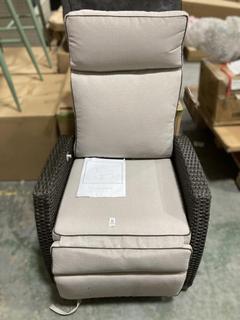Lot 213  
            Chesterfield SR38 - Collection or Optional Delivery Available 

                
GRAN PATIO RECLINING RATTAN ARMCHAIR IN BROWN AND CREAM (LOCATION: SR38 A12)