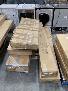 Lot 272  
            Chesterfield SR38 - Collection or Optional Delivery Available 

                
PALLET OF ASSORTED ITEMS TO INCLUDE TREEHOUSE BED PART (LOCATION: SR38 A11)